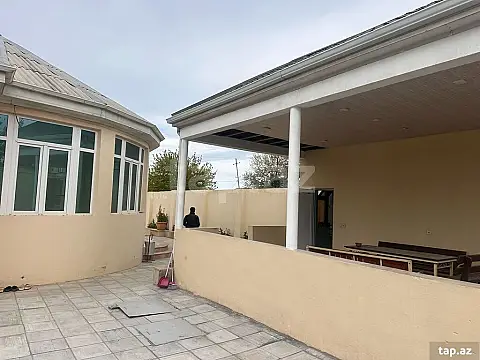 Satılır 4 otaqlı həyət evi