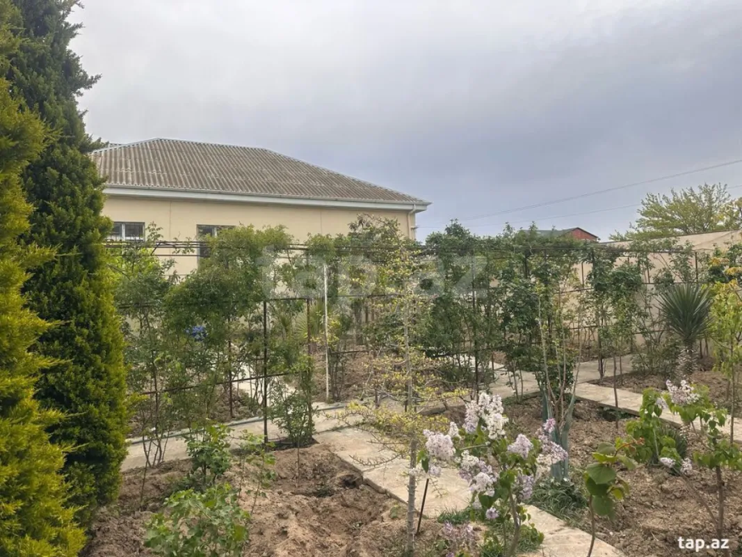 Satılır 4 otaqlı həyət evi