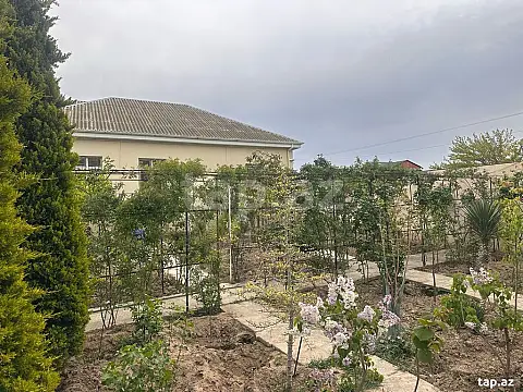 Satılır 4 otaqlı həyət evi