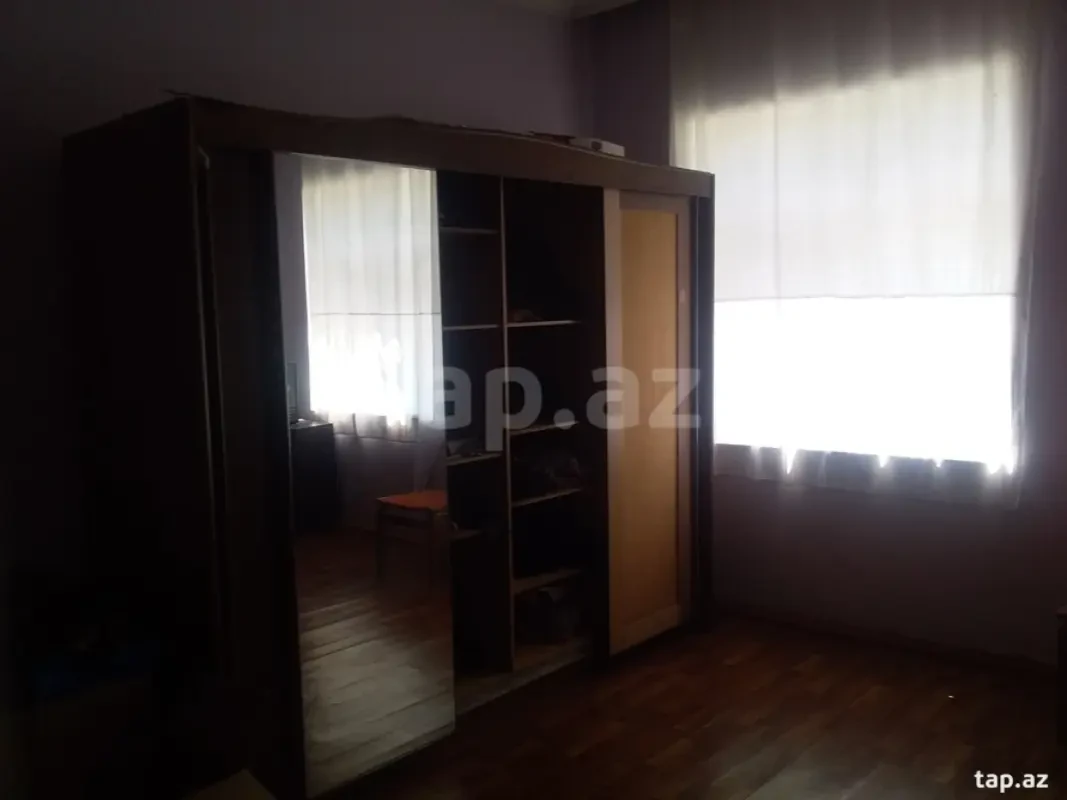 Satılır 5 otaqlı həyət evi 100 m²