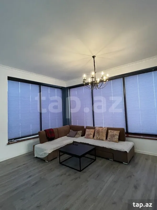 Kirayə verilir 6 otaqlı həyət evi