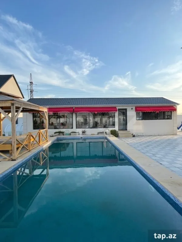 Kirayə verilir 6 otaqlı həyət evi