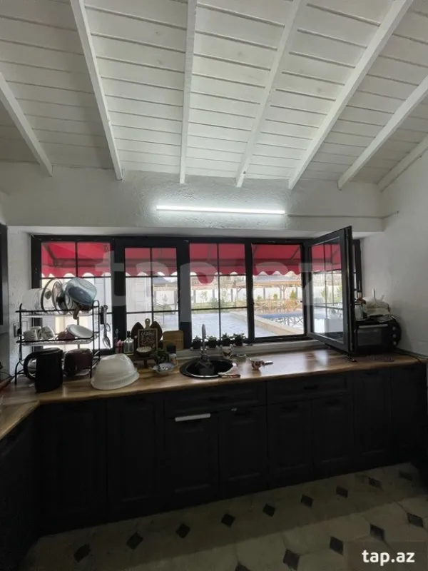 Kirayə verilir 6 otaqlı həyət evi