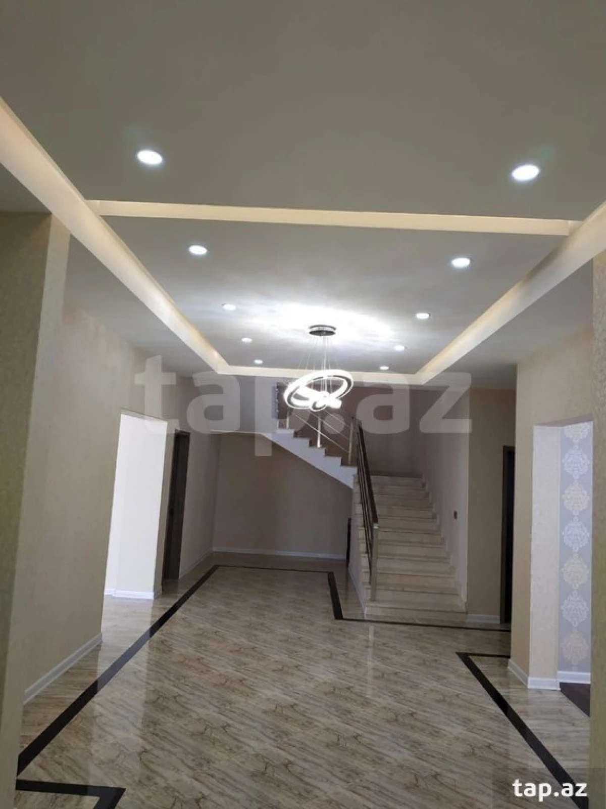 Kirayə verilir 6 otaqlı həyət evi