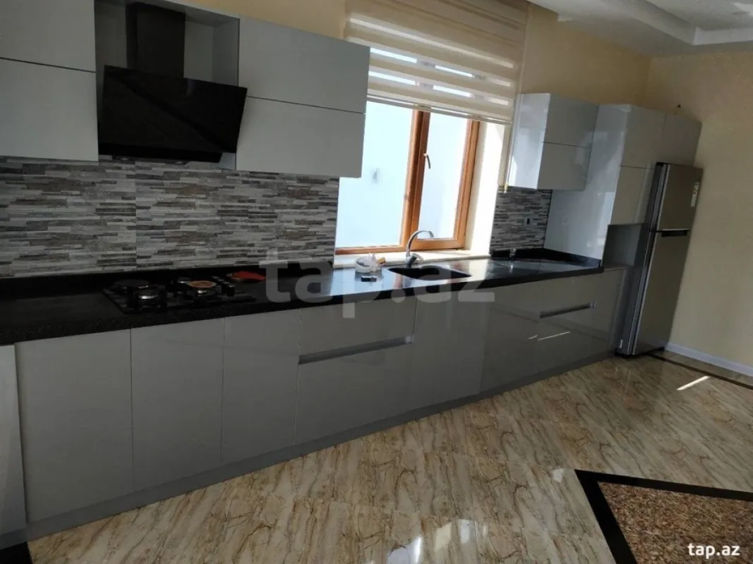 Kirayə verilir 6 otaqlı həyət evi