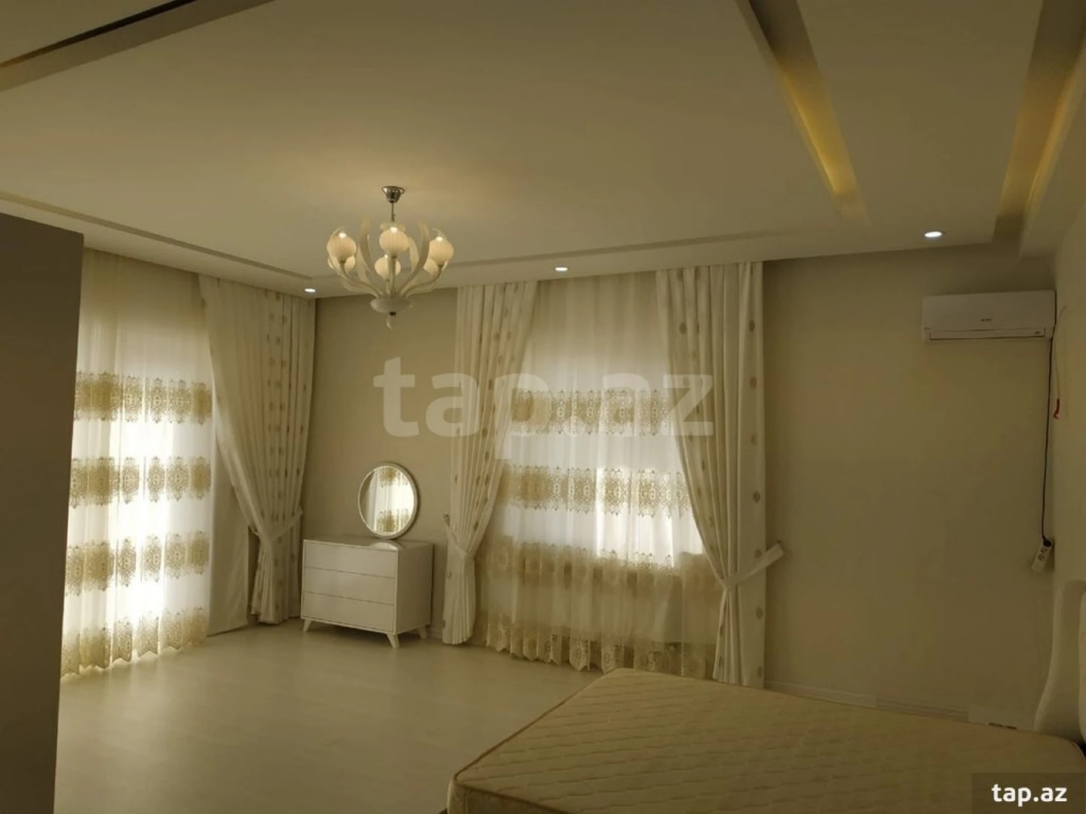 Kirayə verilir 6 otaqlı həyət evi