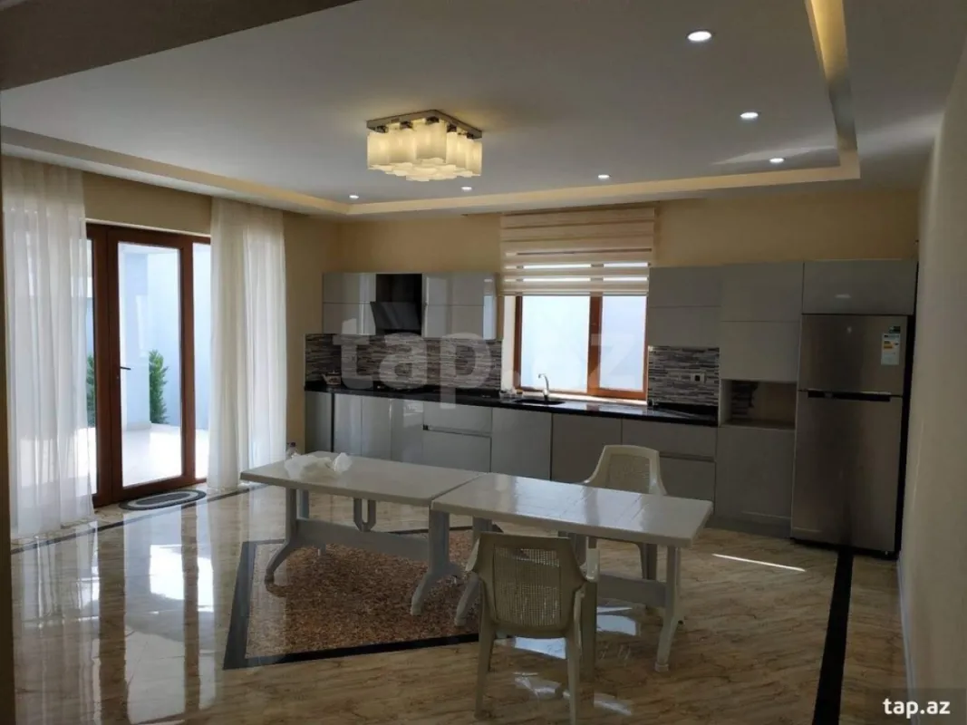 Kirayə verilir 6 otaqlı həyət evi