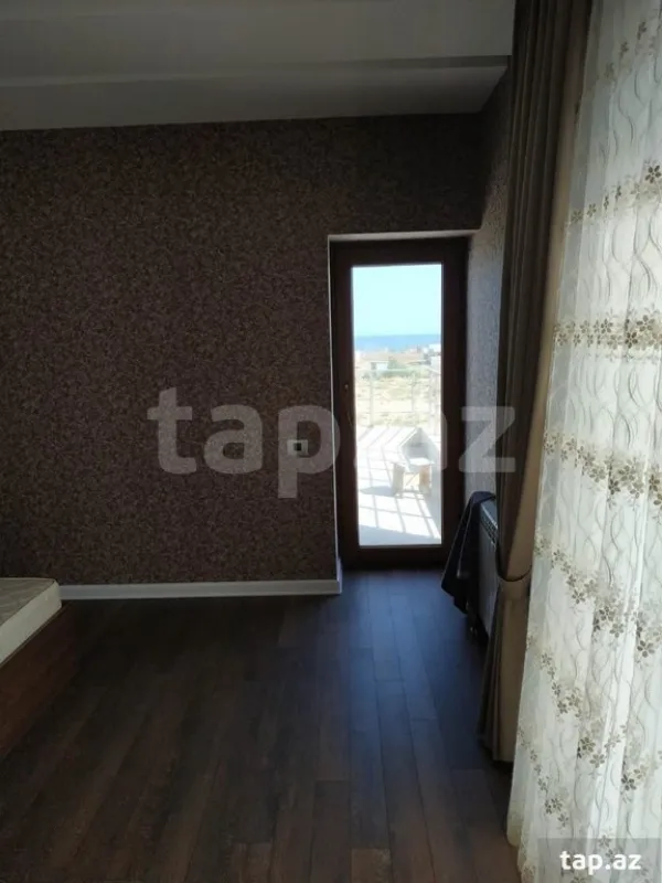 Kirayə verilir 6 otaqlı həyət evi