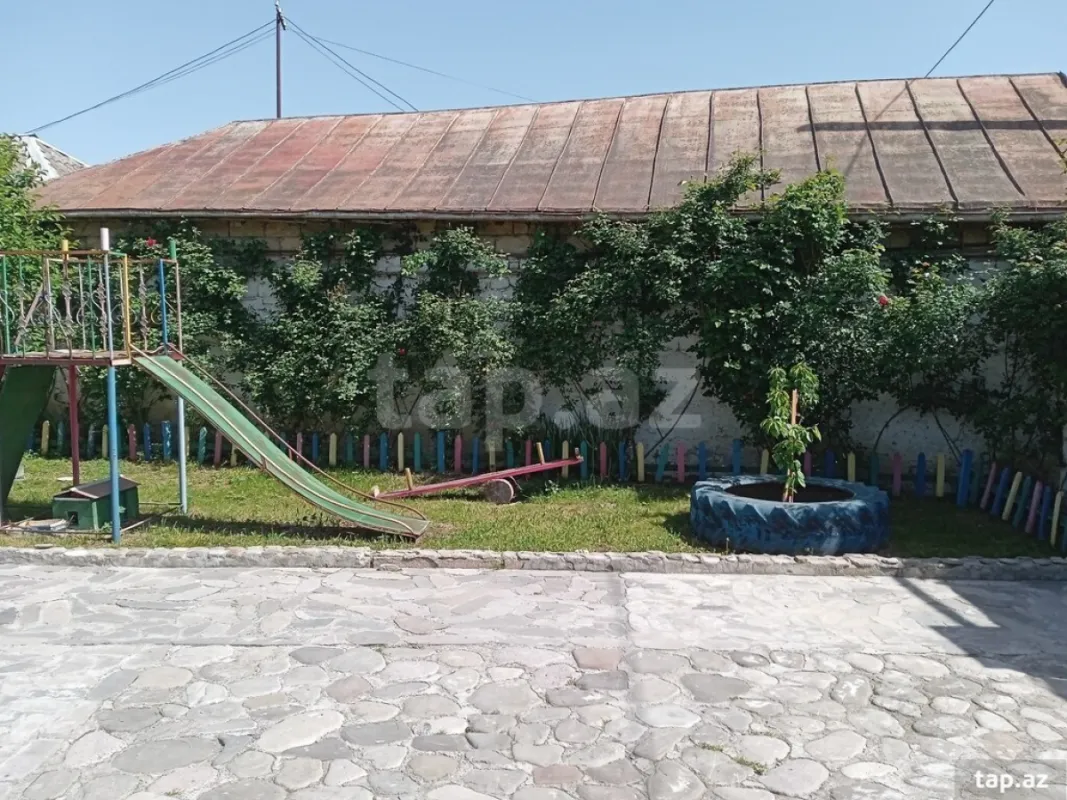 Satılır 4 otaqlı həyət evi