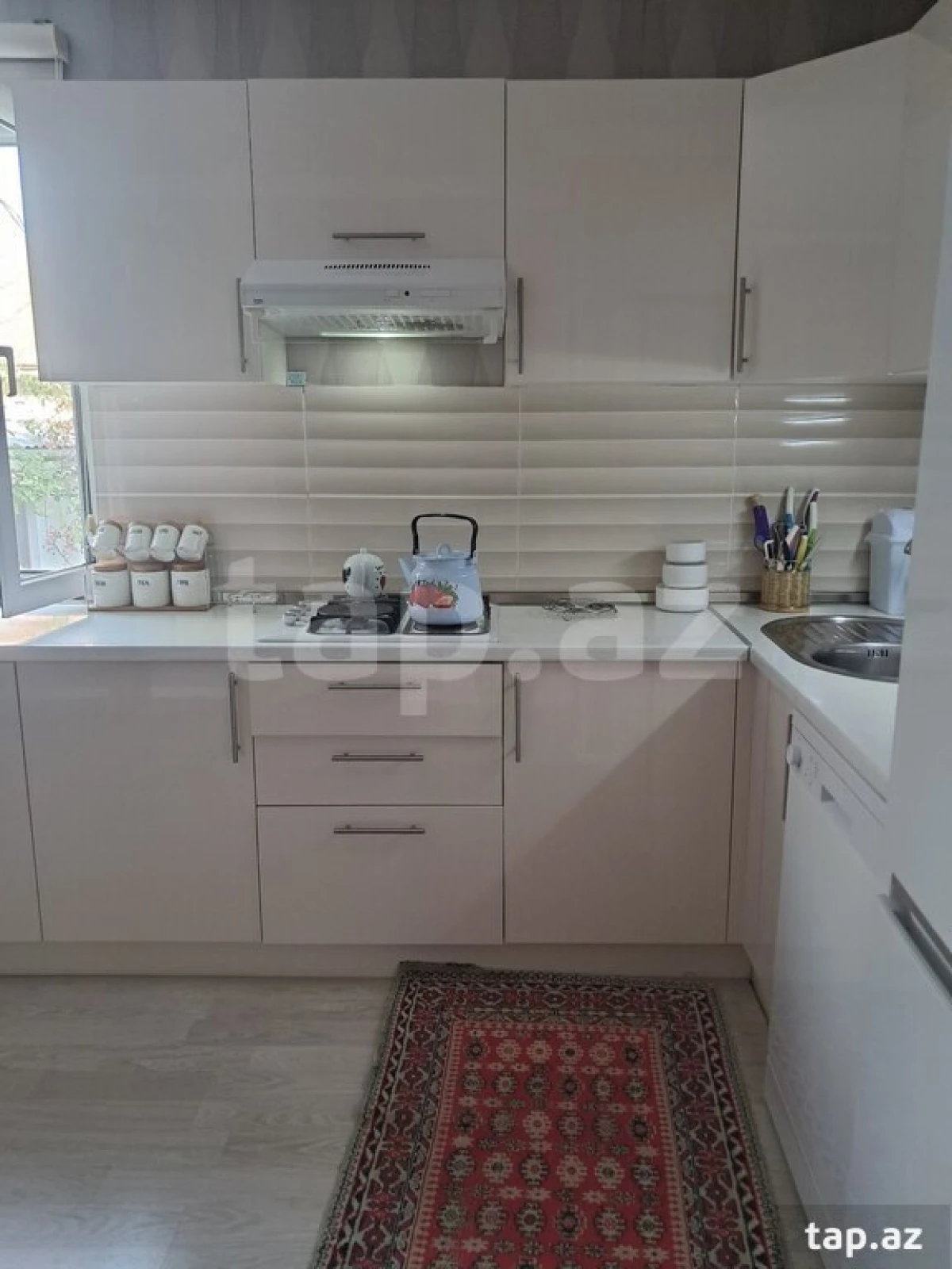 Satılır 4 otaqlı həyət evi