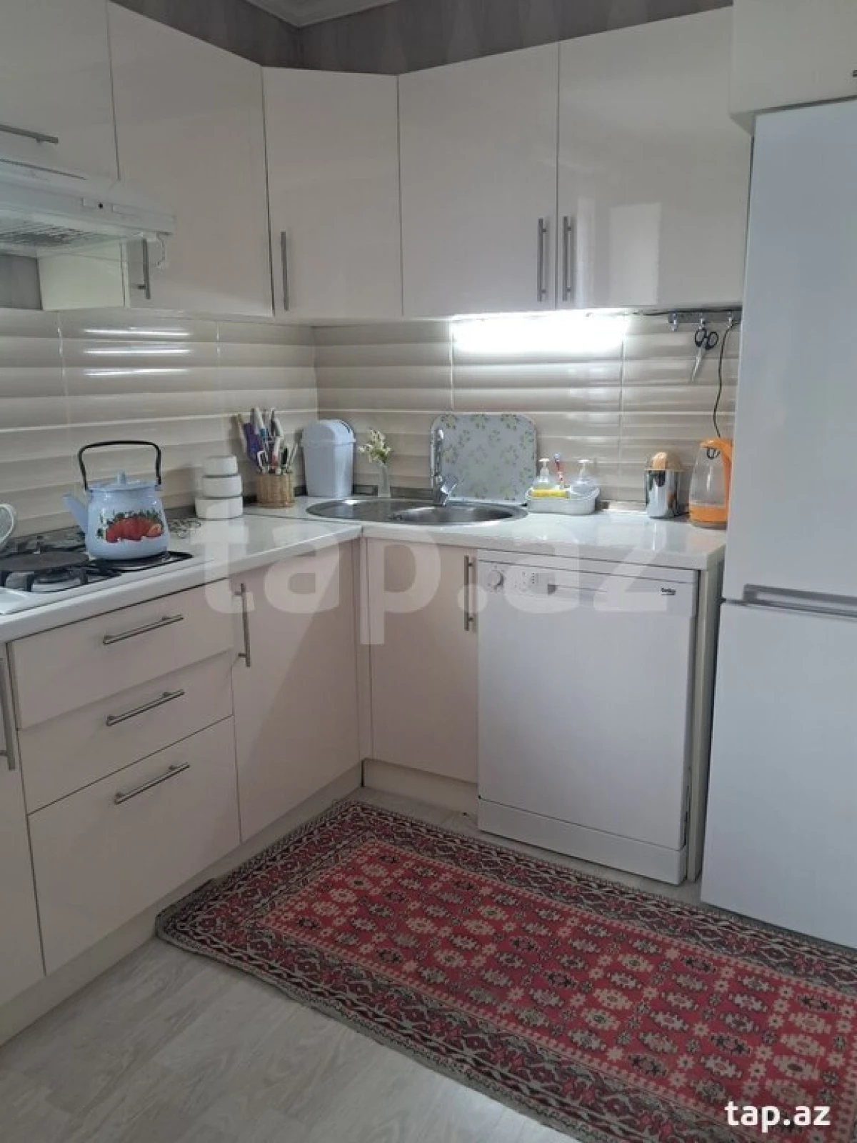 Satılır 4 otaqlı həyət evi