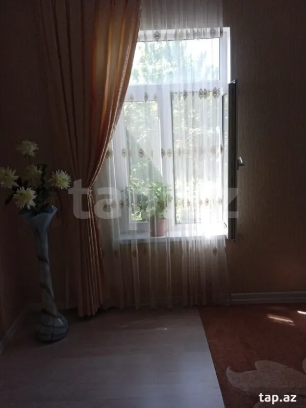 Satılır 4 otaqlı həyət evi