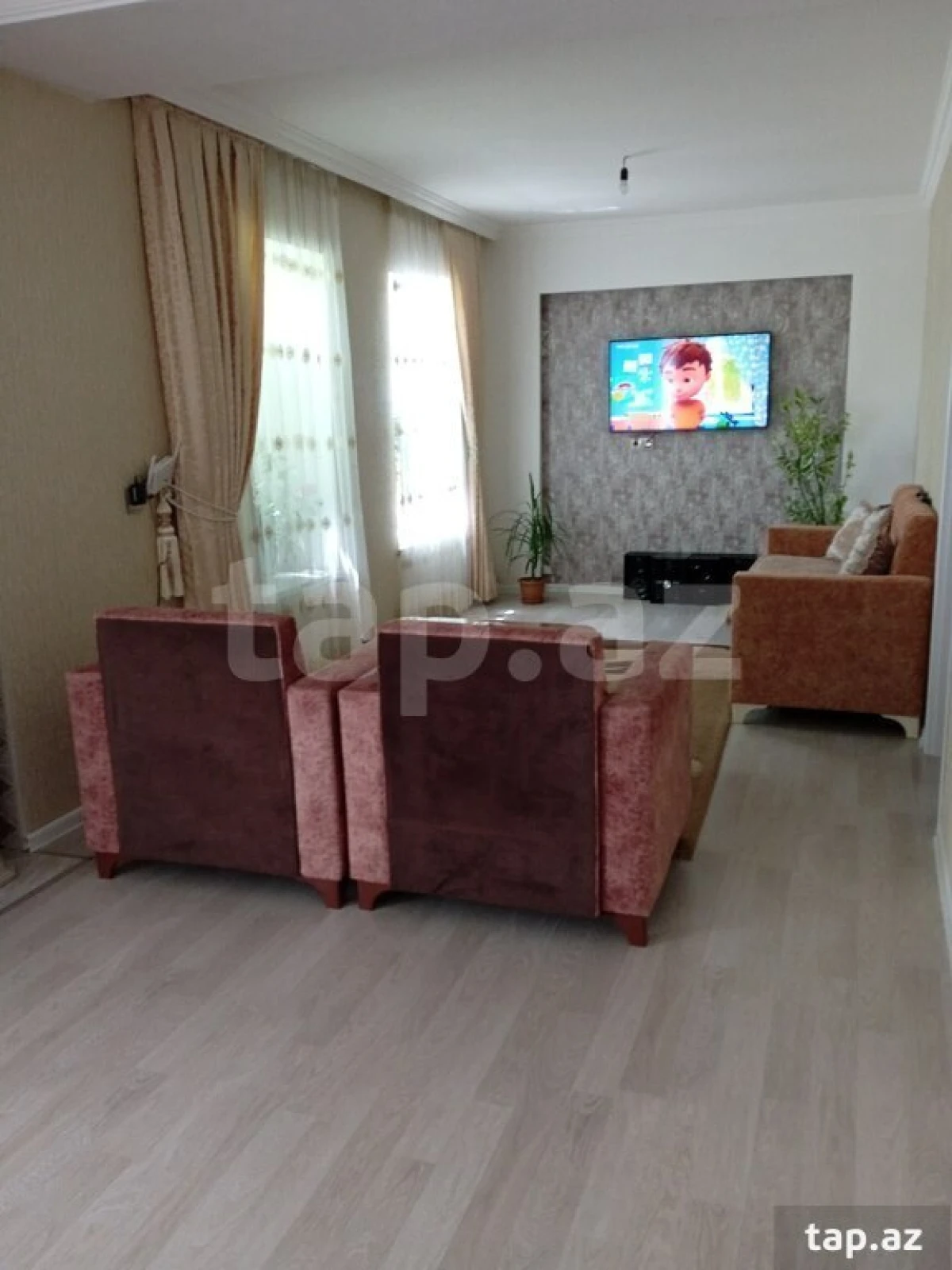 Satılır 4 otaqlı həyət evi