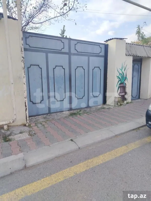 Satılır 4 otaqlı həyət evi
