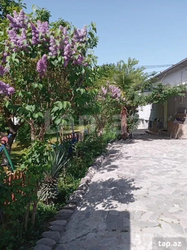 Satılır 4 otaqlı həyət evi