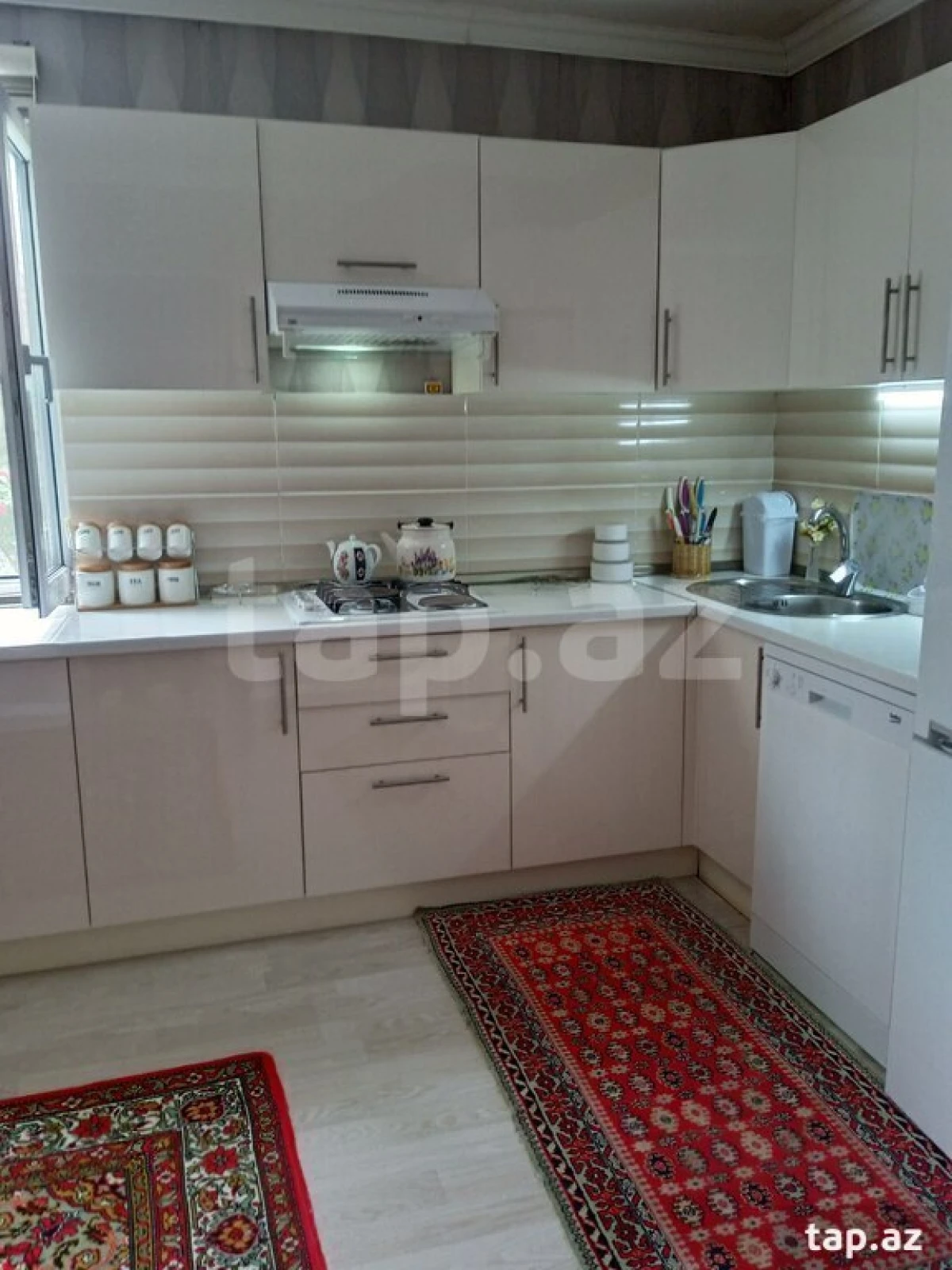 Satılır 4 otaqlı həyət evi