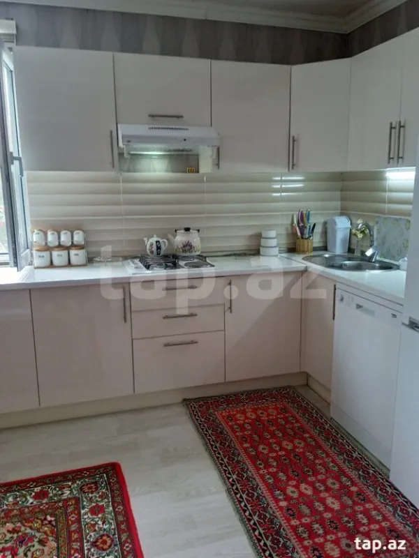 Satılır 4 otaqlı həyət evi