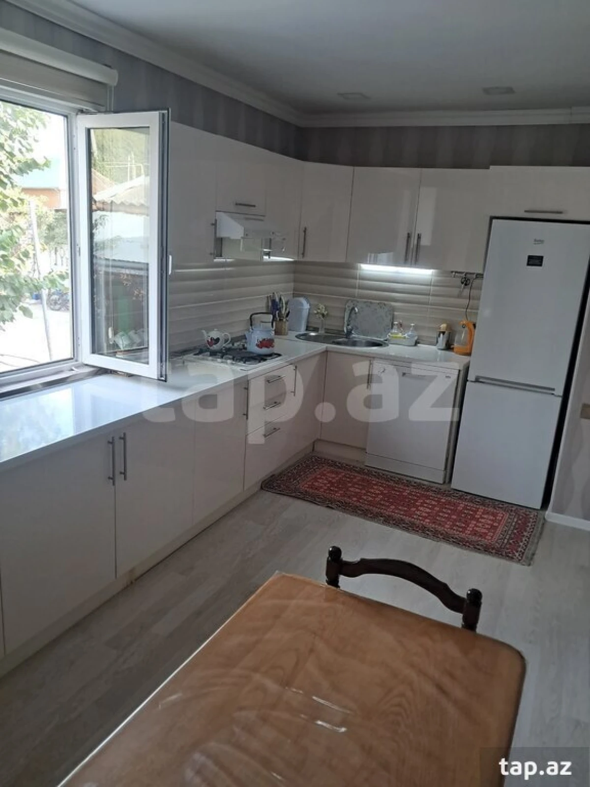 Satılır 4 otaqlı həyət evi