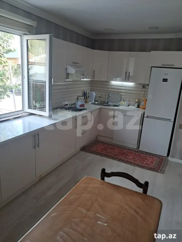 Satılır 4 otaqlı həyət evi