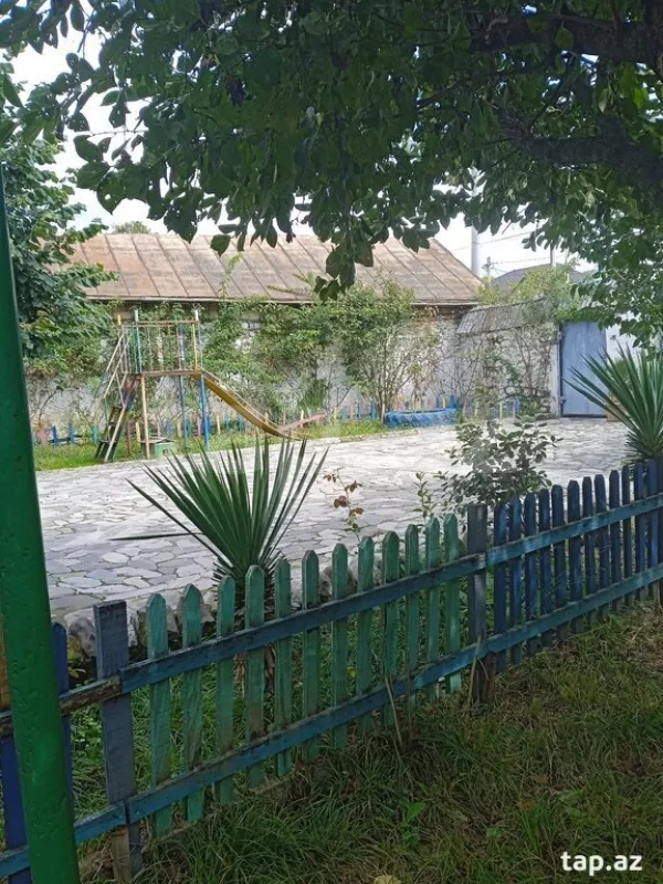 Satılır 4 otaqlı həyət evi