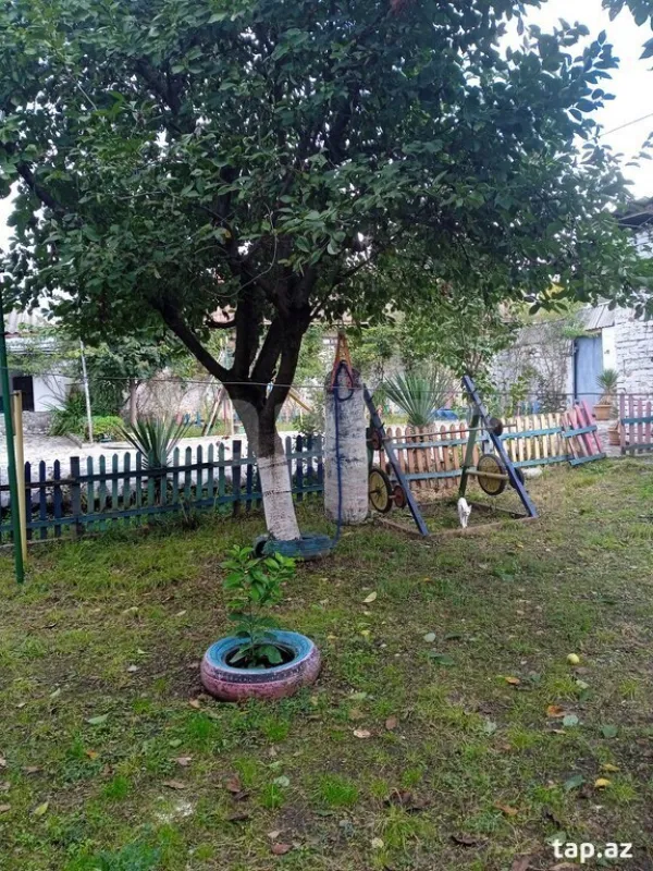 Satılır 4 otaqlı həyət evi