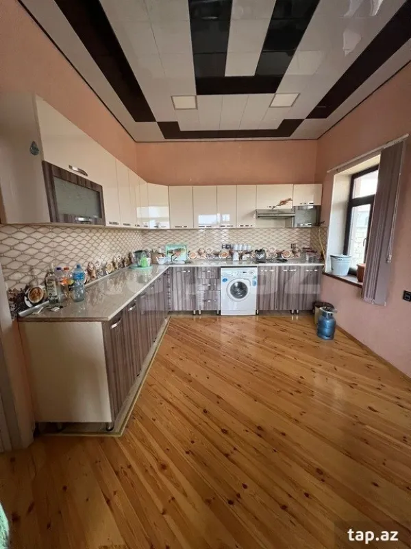 Satılır 4 otaqlı həyət evi