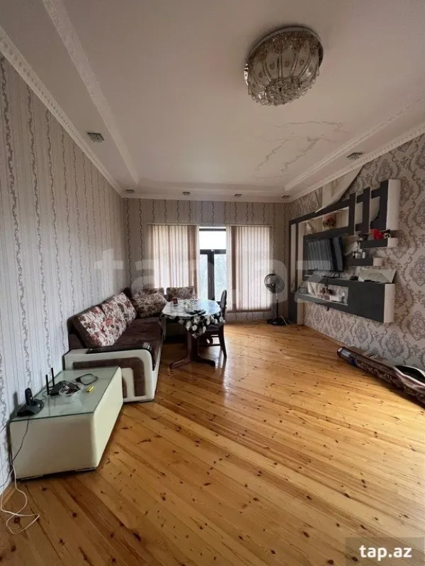 Satılır 4 otaqlı həyət evi