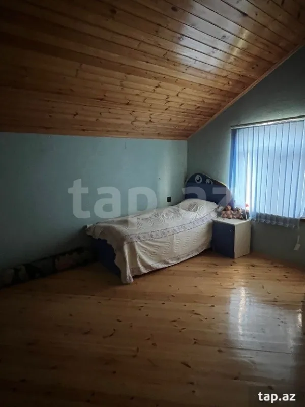 Satılır 4 otaqlı həyət evi