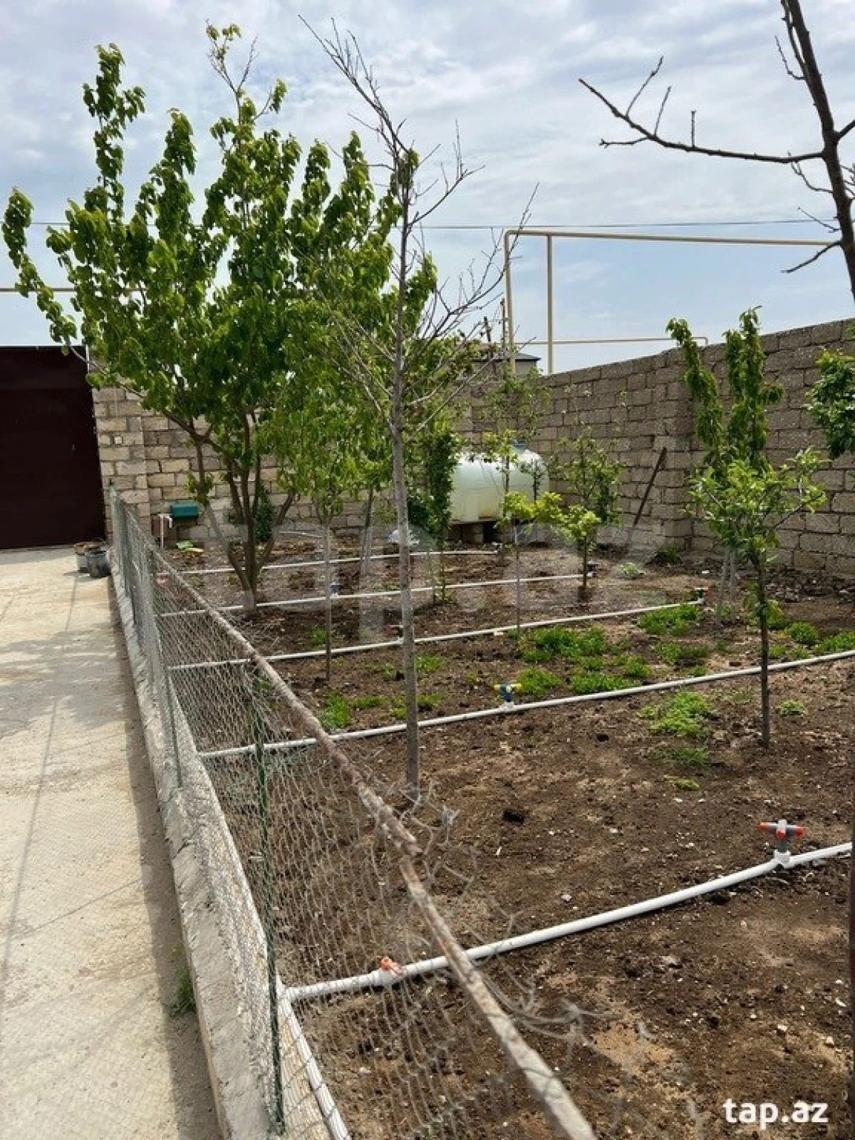 Satılır 4 otaqlı həyət evi