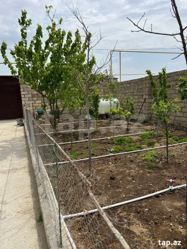 Satılır 4 otaqlı həyət evi