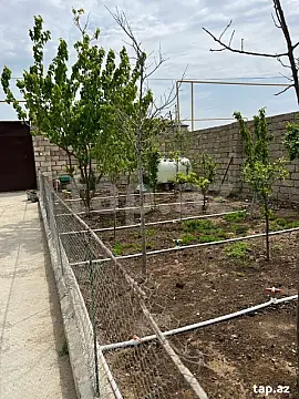 Satılır 4 otaqlı həyət evi