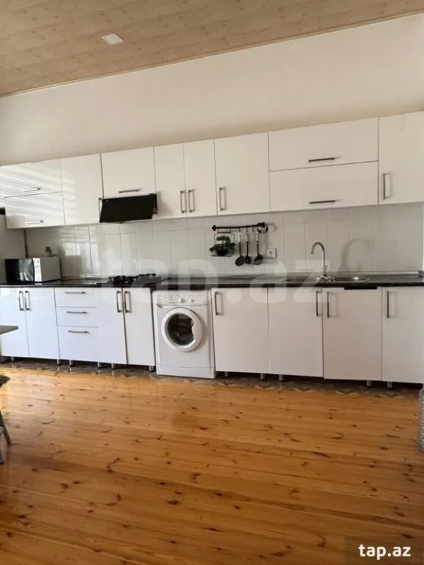 Satılır 6 otaqlı həyət evi