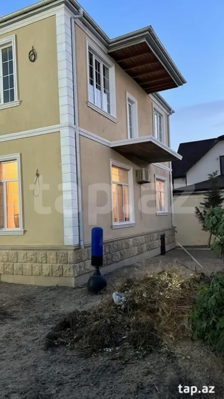 Satılır 6 otaqlı həyət evi