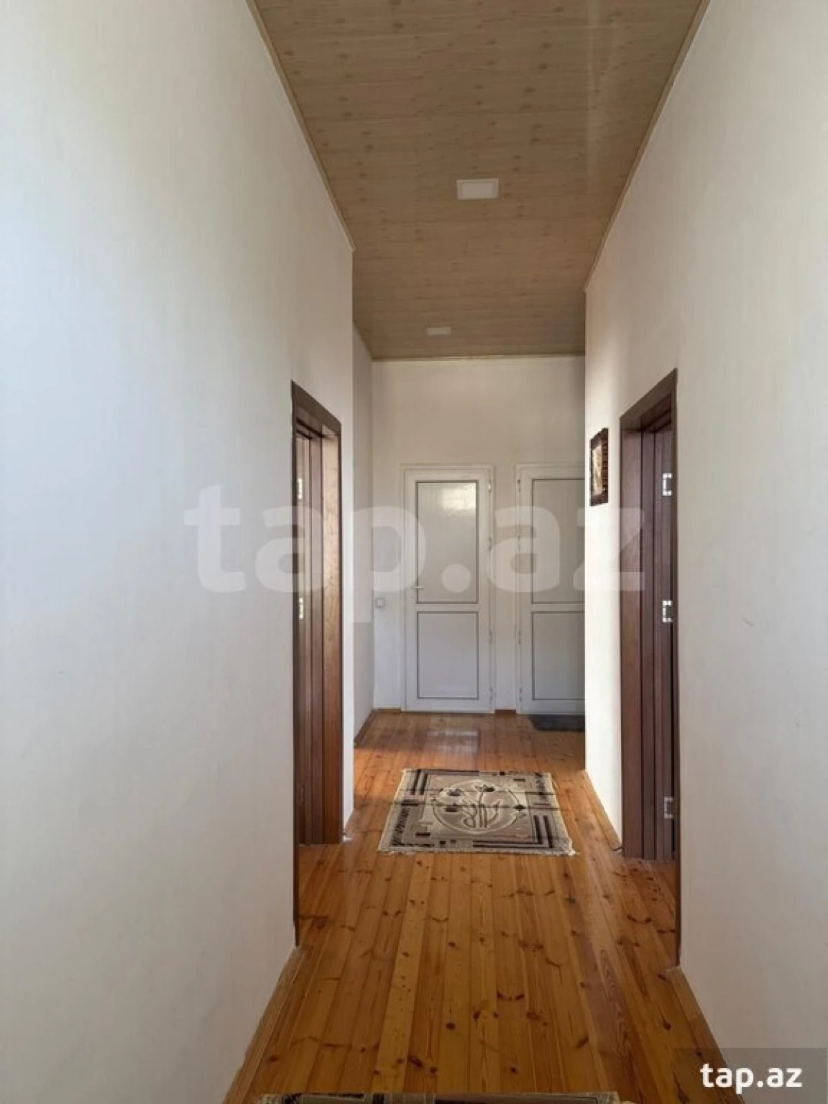 Satılır 6 otaqlı həyət evi