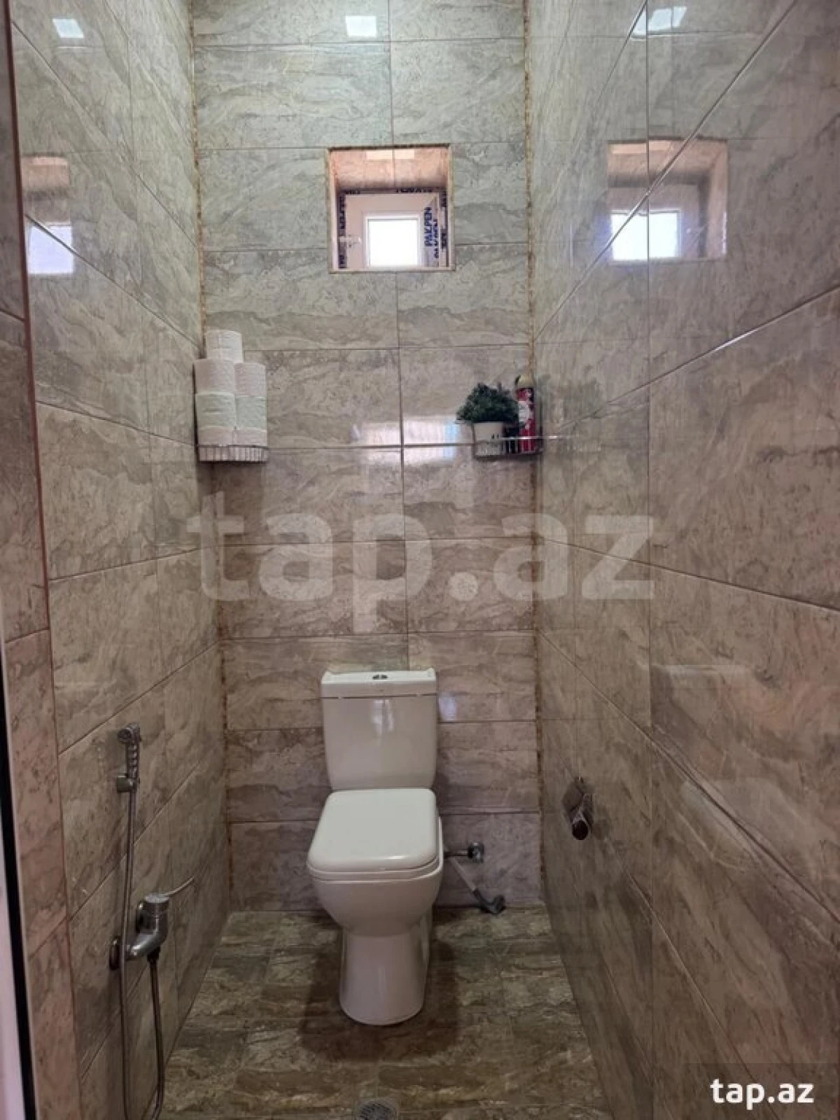 Satılır 6 otaqlı həyət evi
