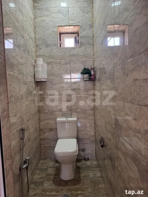 Satılır 6 otaqlı həyət evi