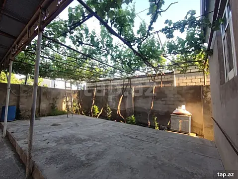 Satılır 4 otaqlı həyət evi 600 m²