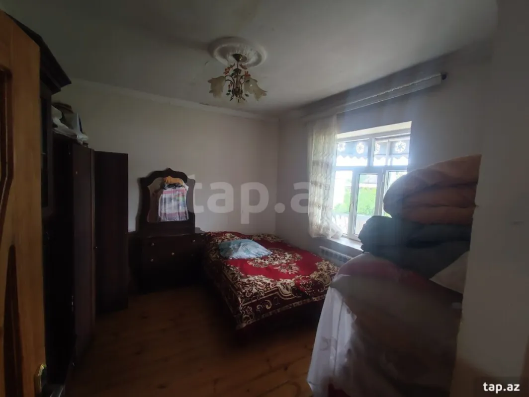 Satılır 4 otaqlı həyət evi 600 m²