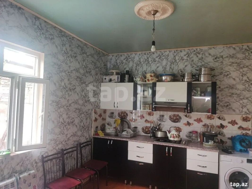 Satılır 4 otaqlı həyət evi 600 m²