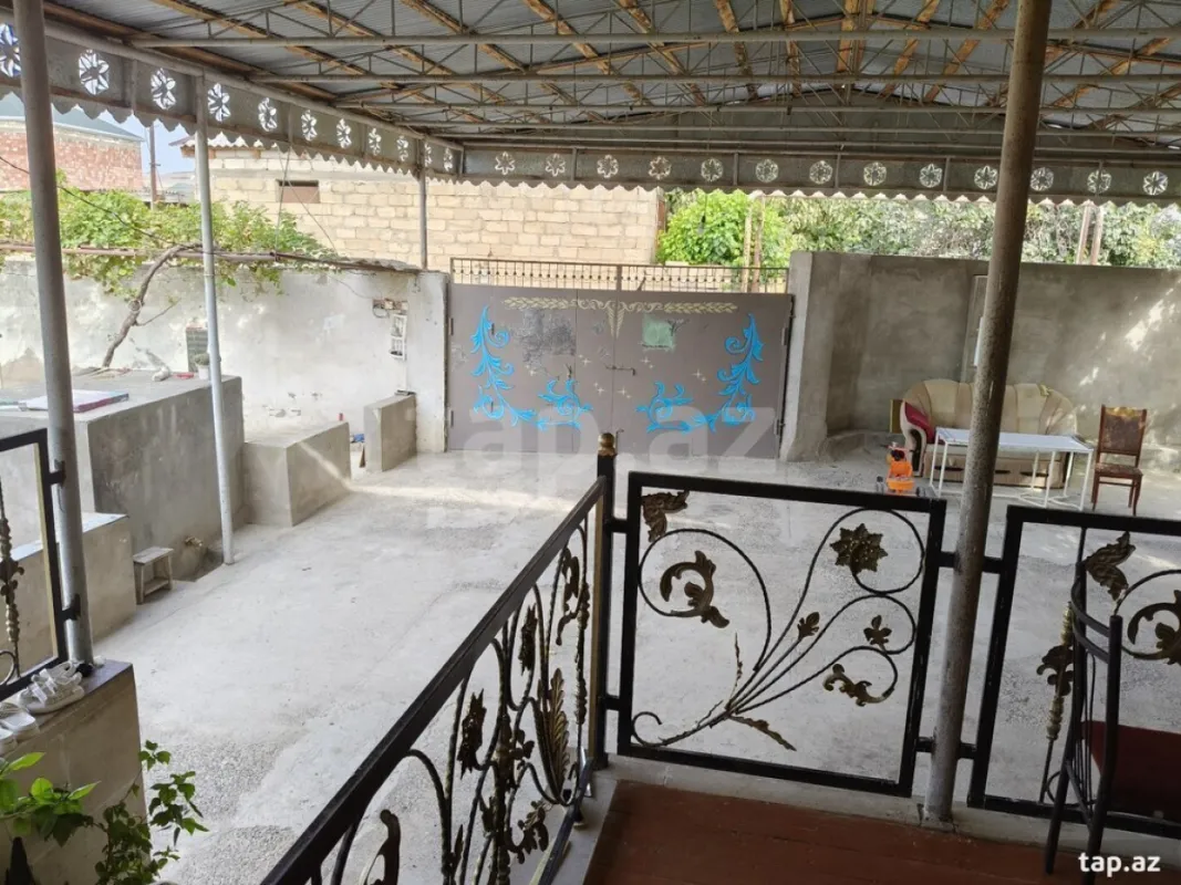 Satılır 4 otaqlı həyət evi 600 m²