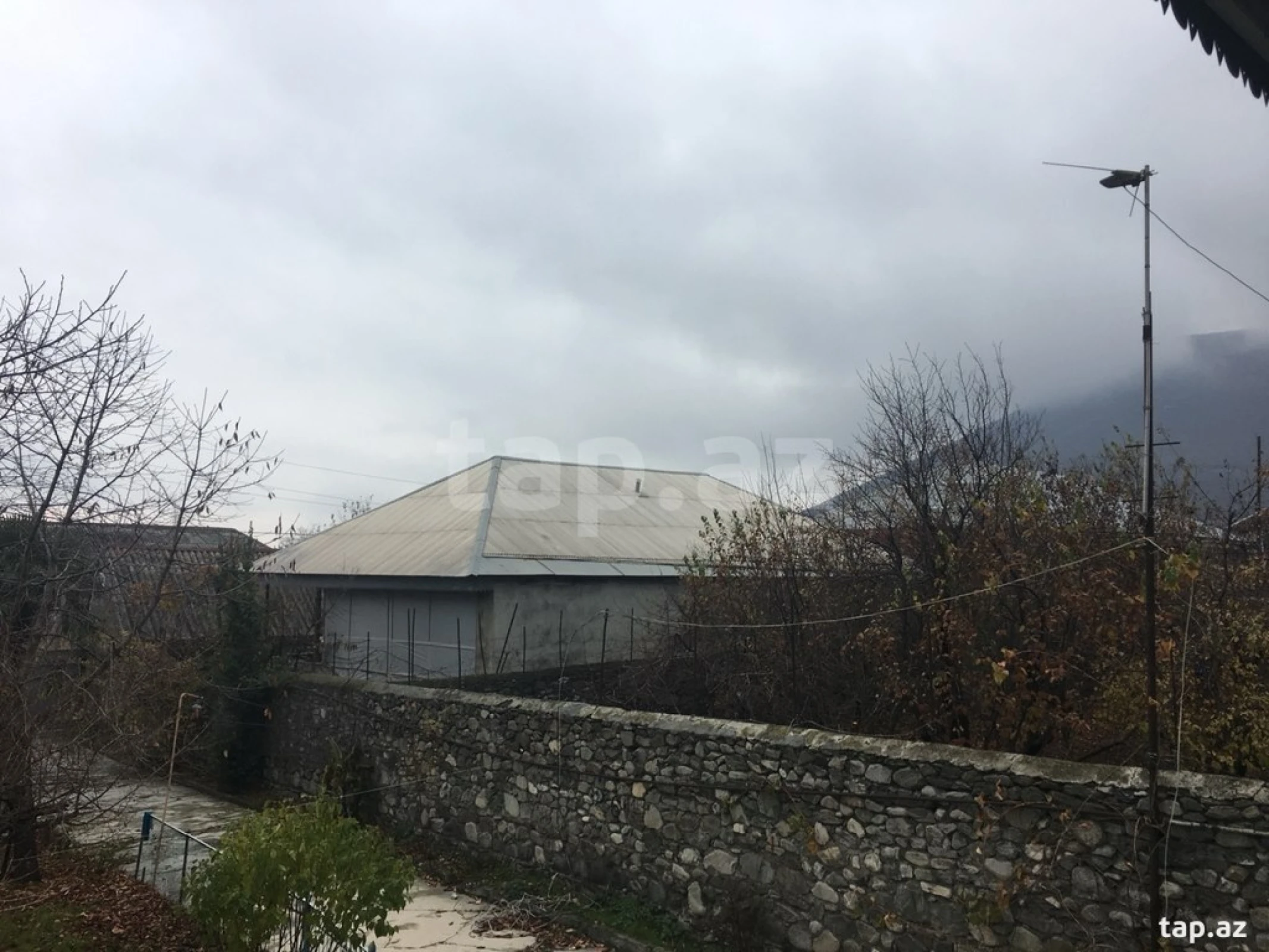 Kirayə verilir 5 otaqlı həyət evi