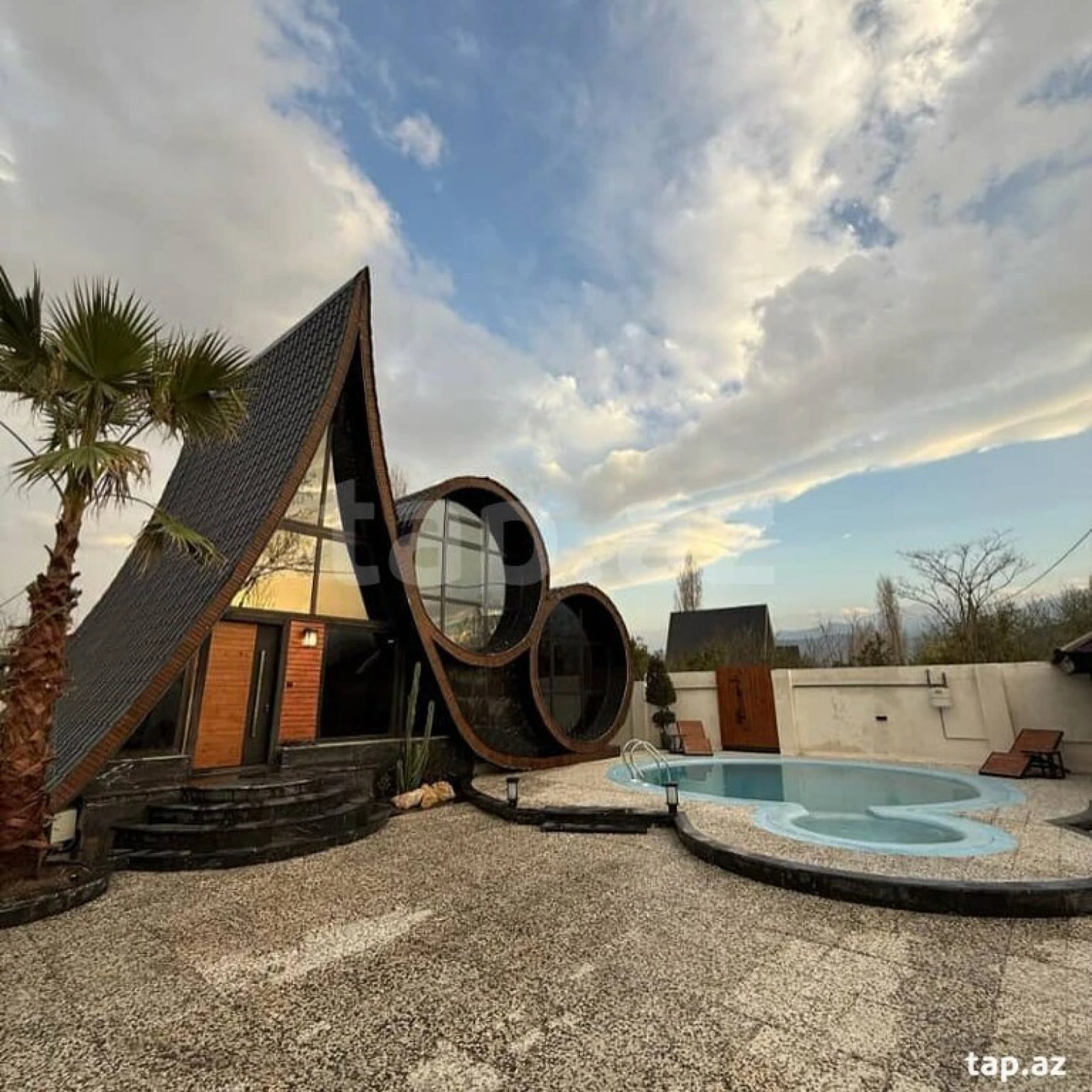 Kirayə verilir 4 otaqlı həyət evi