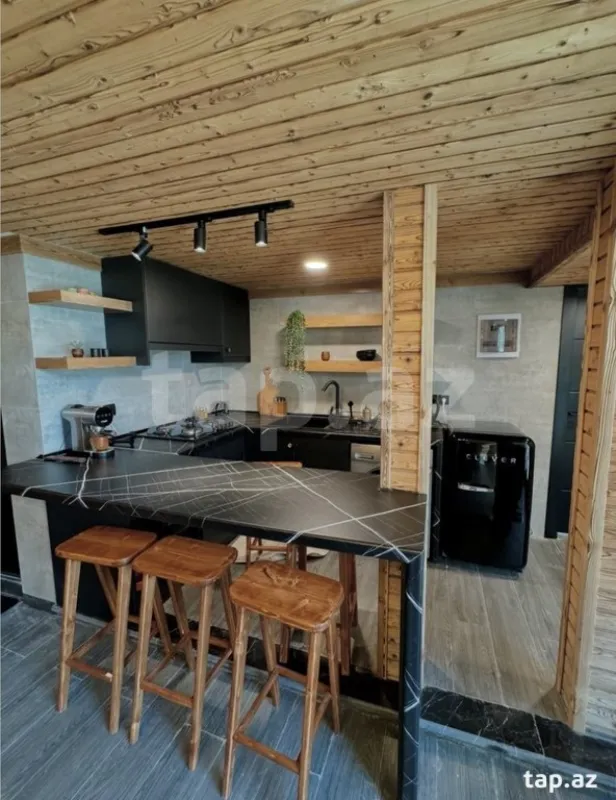 Kirayə verilir 4 otaqlı həyət evi