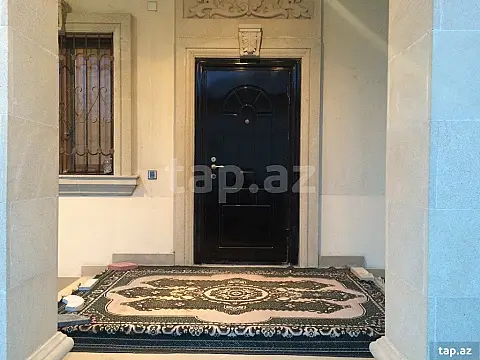 Satılır 11 otaqlı həyət evi
