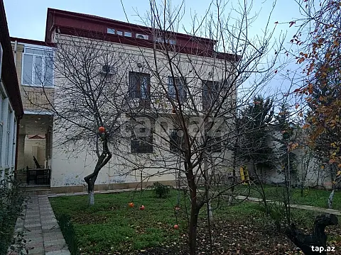 Satılır 11 otaqlı həyət evi