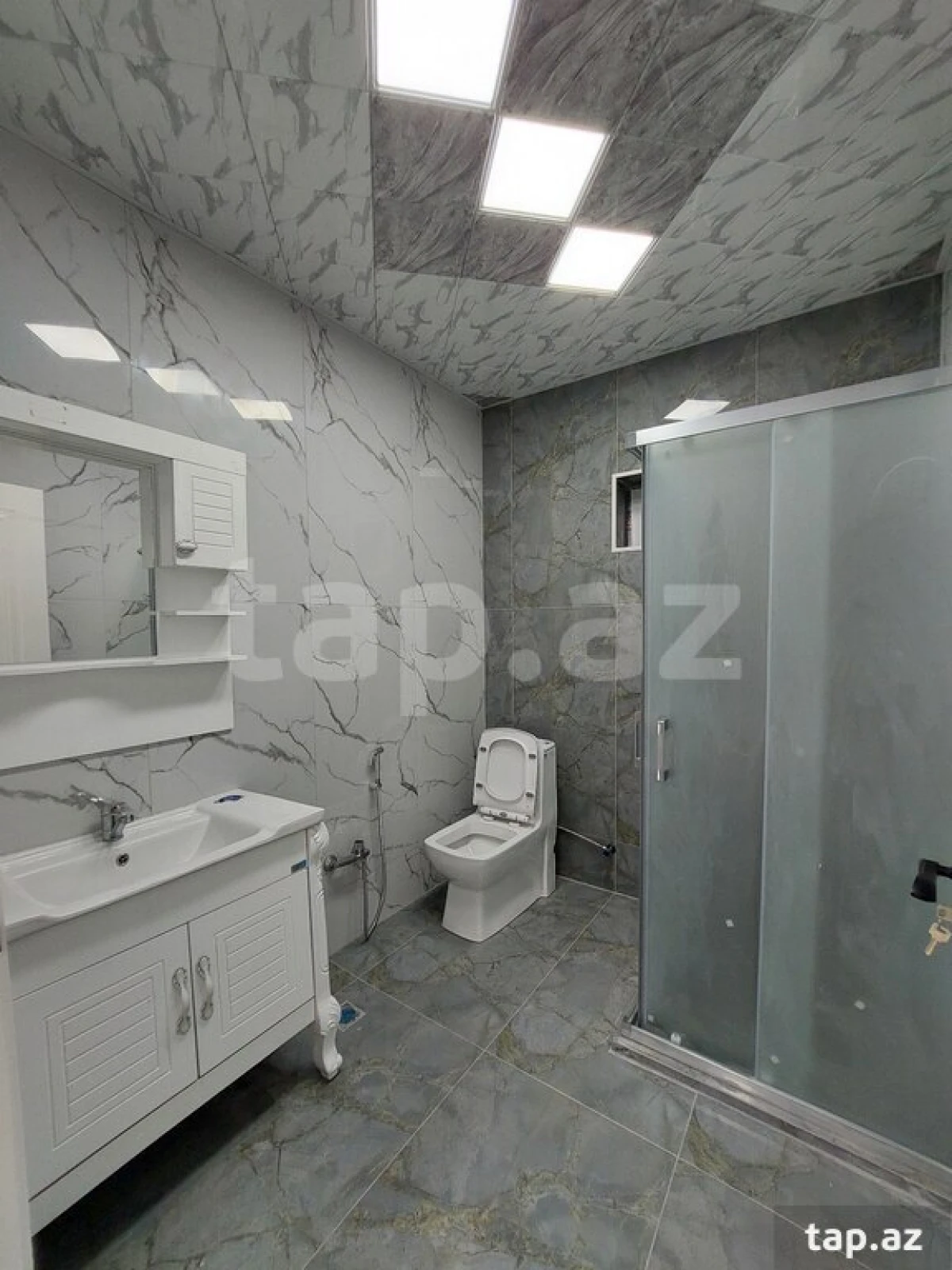 Satılır 4 otaqlı həyət evi