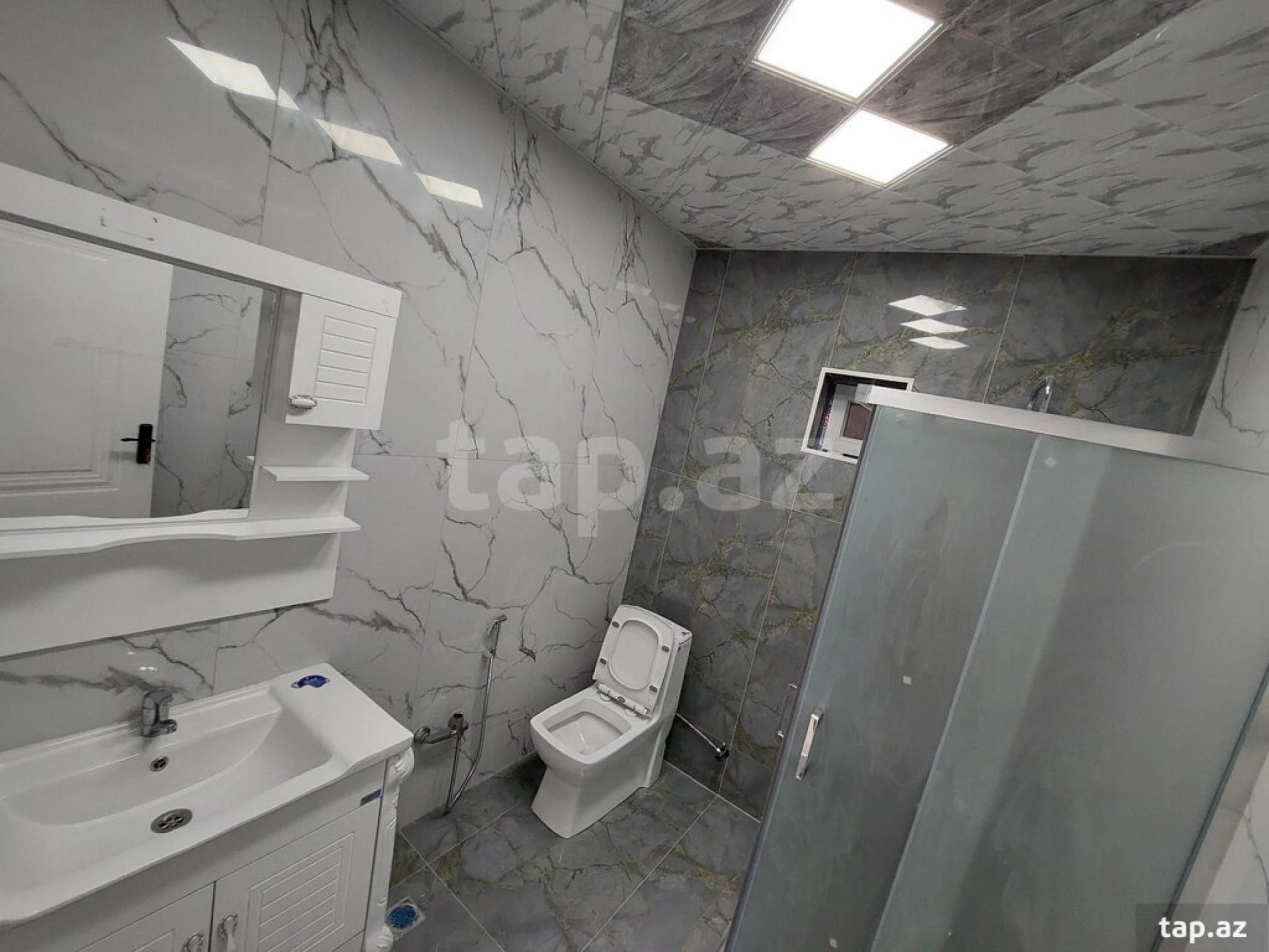 Satılır 4 otaqlı həyət evi