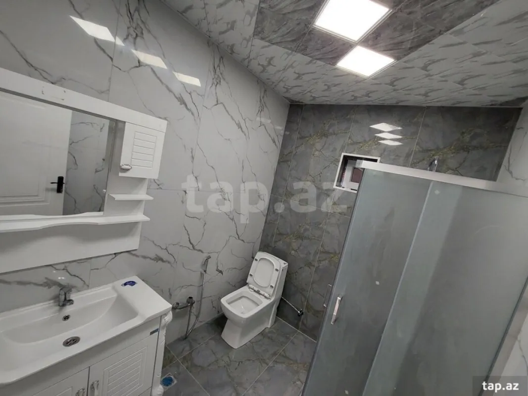 Satılır 4 otaqlı həyət evi