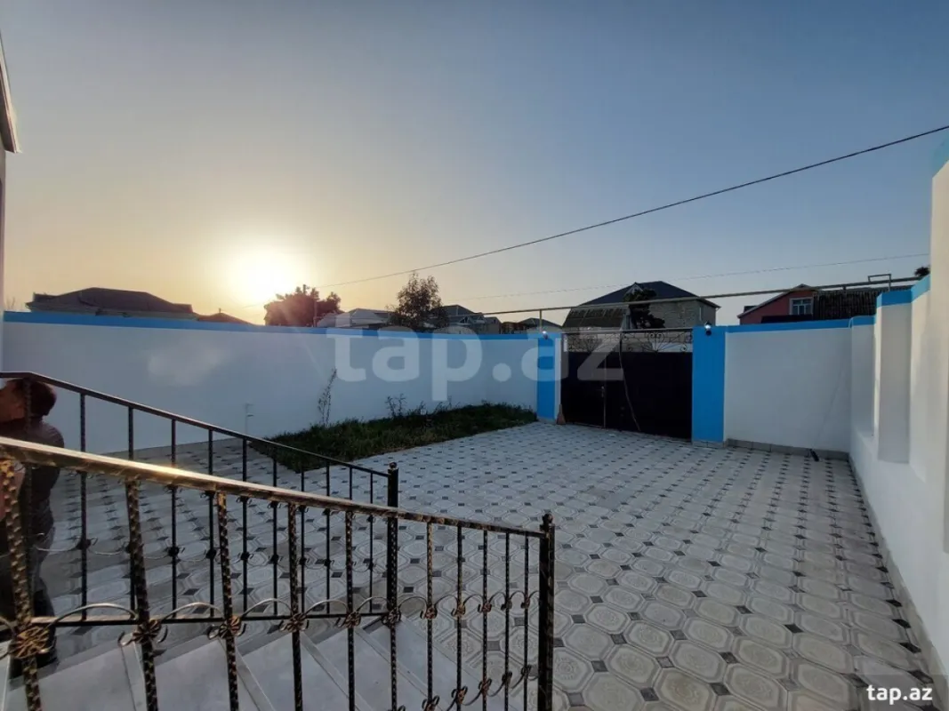 Satılır 4 otaqlı həyət evi
