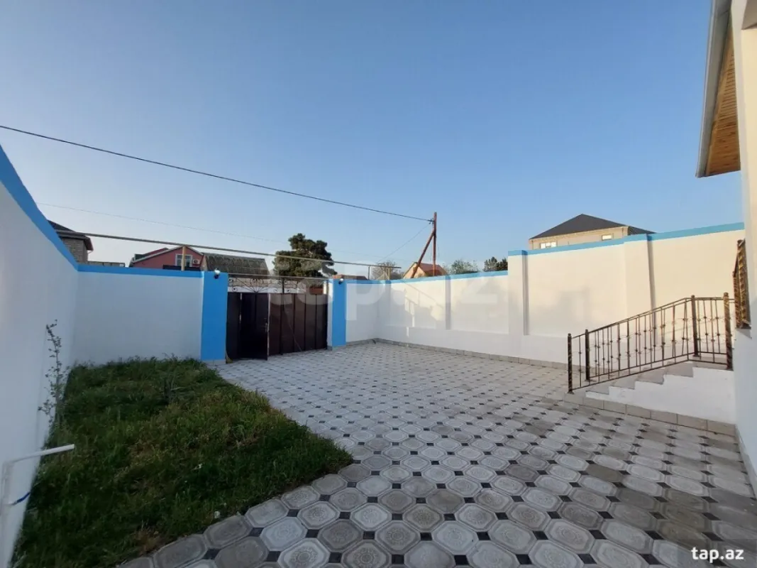Satılır 4 otaqlı həyət evi